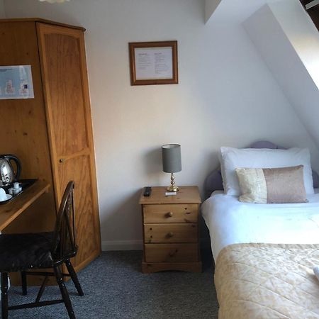 Fairways Guest House CBG Εξωτερικό φωτογραφία